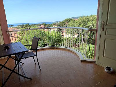  centre ville Fréjus Saint Aygulf 83, 1 chambre, 4 couchages, climatisation, garage privé, loueur particulier, proche plage Galiote, port de plaisance