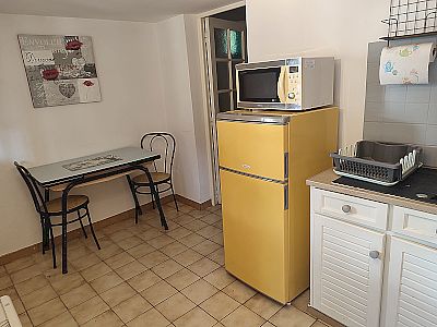 Location dans le Var, Frejus Saint-Aygulf, les Issambres, 1 chambre, 3 couchages, jardin, parking privatif, proche des plages, centre ville, wifi internet