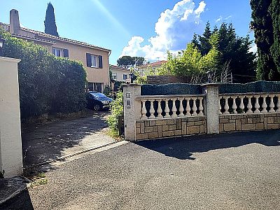 Location dans le Var, Frejus Saint-Aygulf, les Issambres, 1 chambre, 3 couchages, jardin, parking privatif, proche des plages, centre ville, wifi internet